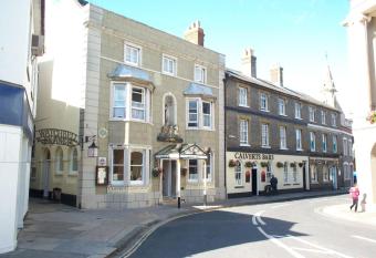 Calverts Hotel - Newport, Isle of Wight allows 18 year olds to book a room