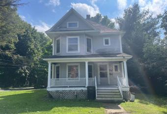 Bennington stay allows 18 year olds to book a room