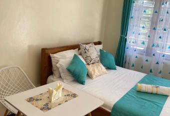 COSY Studio apartment, Nyali has rooms with a private hot tub