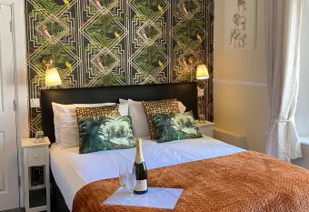 St John s Guest House allows 18 year olds to book a room