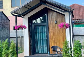 Piyaporn Guesthouse has Balcony rooms