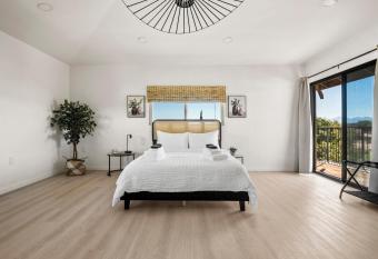 Luxury 6BR Palm Bridge House has Balcony rooms