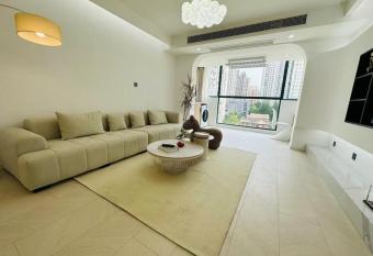          3    has Smoking rooms