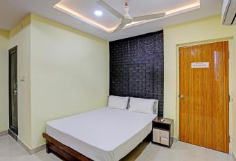 OYO Hotel Glassy allows 18 year olds to book a room