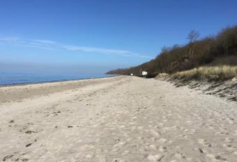 Ruhiges Ferienhaus mit sch  nem Garten has Balcony rooms