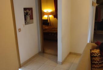 Appartement Haut Standing has rooms with a private hot tub