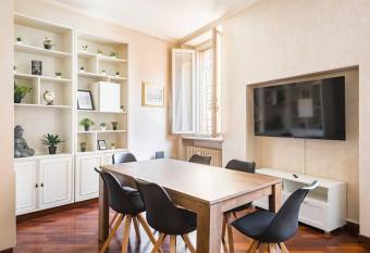 [Vista sulla Basilica] allows 18 year olds to book a room