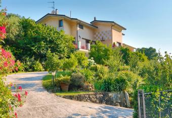 Casa Anna a Pietrasanta in Toscana has Balcony rooms