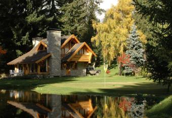 Caba  as Ruca Kuyen Golf & Resort has rooms with a private hot tub