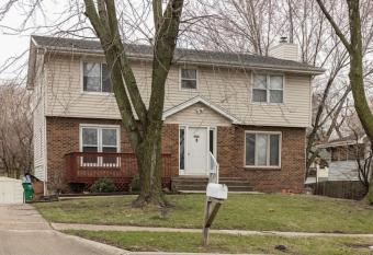 Reimagined Duplex near West Des Moines 2BR has Balcony rooms