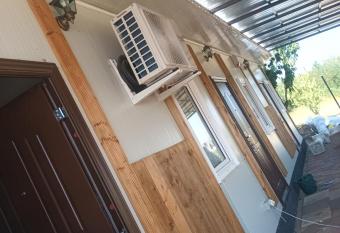 Big Bear Hunting Lodge has Balcony rooms