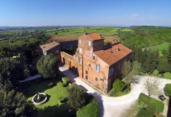 Castello del Duca has Balcony rooms