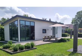 Knus chalet Heidebloem has Balcony rooms