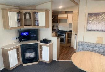 K&Ds Caravans allows 18 year olds to book a room