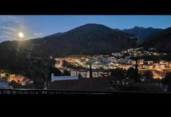 Charmant studio has Balcony rooms