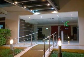 Apartamento Acogedor en un entorno Natural has rooms with a private hot tub