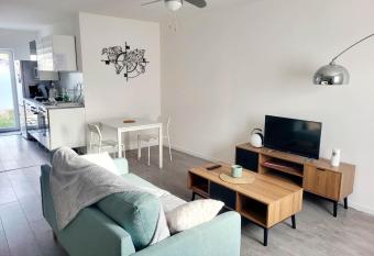 L appart du centre has Balcony rooms