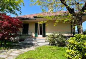 LUKAS HOME CON IL CUORE Appartamento 3 camere al piano terra e appartamento 1 camera in taverna has Balcony rooms