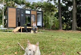 Piyar Tiny Haven has Balcony rooms