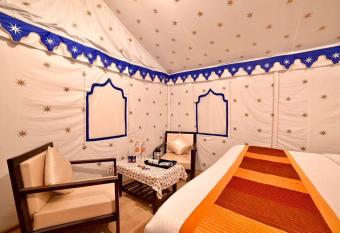 Holiday Couple Heritage Desert Camp has Balcony rooms