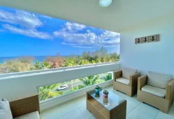 Charming Ocean View Apt Pool has Balcony rooms