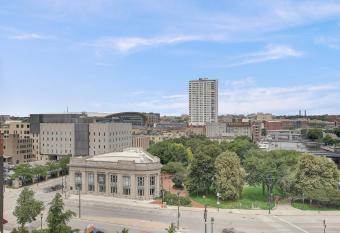 (null) allows 18 year olds to book a room