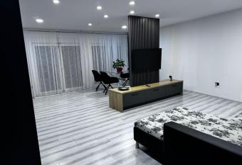 WhiteHouse2 has Balcony rooms