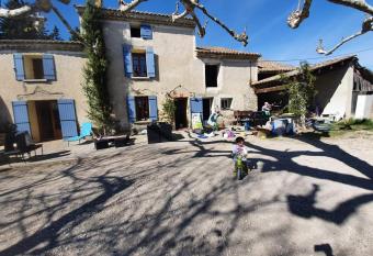 La ferme des Demoiselles has Balcony rooms