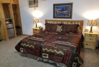 Willard Munger Inn has Balcony rooms