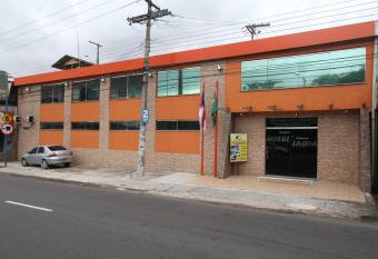 Hotel Lagoa allows 18 year olds to book a room