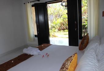 Magus Homestay has Balcony rooms