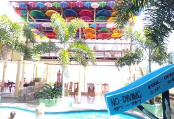 Sascha s Resort Oslob has Balcony rooms