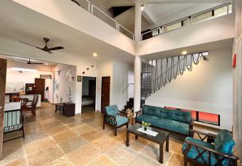 NzoStay Casa Cobble Luxury Villa Alibaug has rooms with a private hot tub