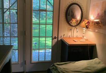 Queen studio, private entrance & free parking has Balcony rooms