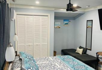 Lovely rental unit with independent entrance apt # 1 allows 18 year olds to book a room