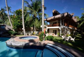 Mike s Dauin Dive Resort allows 18 year olds to book a room