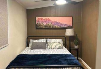 Cactus Retreat in Texas City has Balcony rooms