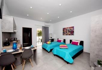 Maria Studios & Apartments allows 18 year olds to book a room