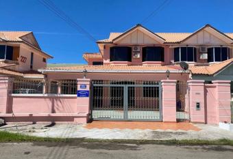 Indah Jaya Homestay has Balcony rooms