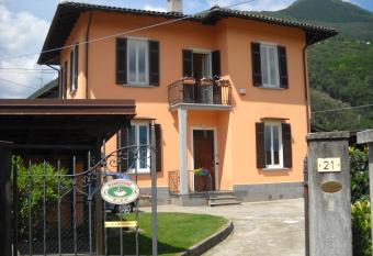 B&B 21 allows 18 year olds to book a room