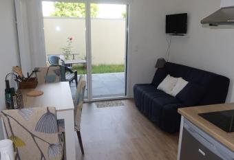 La Rochelle- Puilboreau Studio tout confort has Balcony rooms