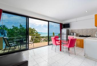 My Dream Maenam Bay View allows 18 year olds to book a room