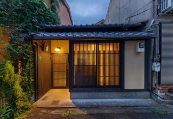 Kanade Sanjusangendo allows 18 year olds to book a room