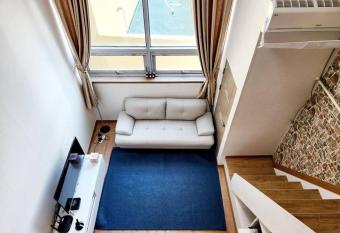 MINI KEVIN 54 allows 18 year olds to book a room