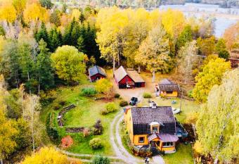 Nahele has Balcony rooms