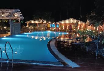 Vip s Ruposhi Bangla Eco Resort has Balcony rooms