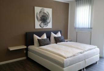 HD City Apartments has Balcony rooms