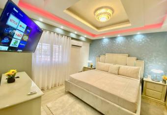 Gorgeous 3 Bdrm Apartment allows 18 year olds to book a room