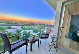 Cozy Hideaway Apt Near Beach allows 18 year olds to book a room