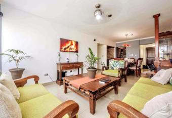 Elegant Las Praderas 2 Bdrm allows 18 year olds to book a room